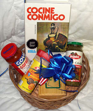 Gift Basket with a Hard Cover Cocina Conmigo Recipe Book, Sofrito goya, Adobo Bohio, Recaito Criollo Puerto Rico